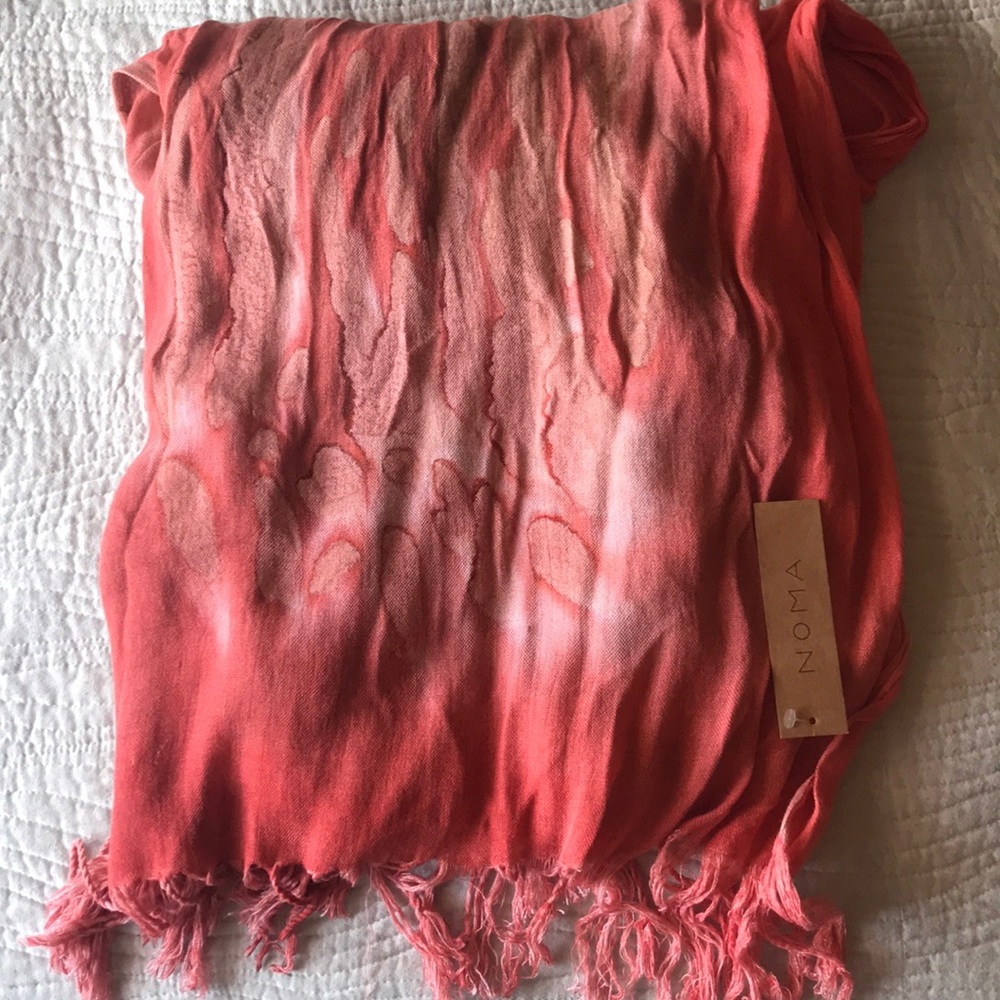 Noma- scarf